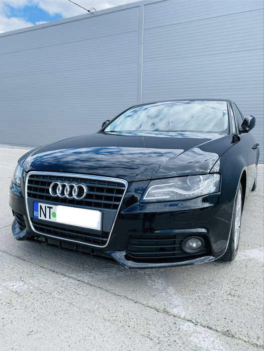 Vând Audi A4 Benzina