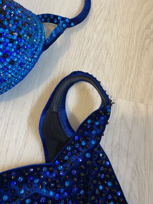 Costum Bikini Fitness – stare impecabilă, cristale Xirius