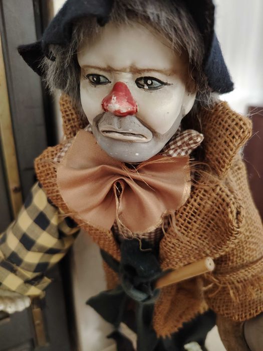 Ръчно изработена кукла клошар за декорация