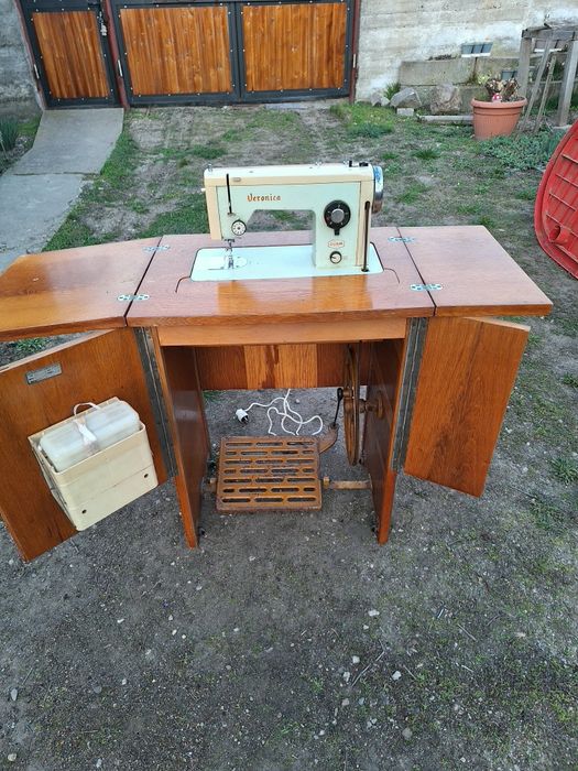 Masina de cusut Veronica