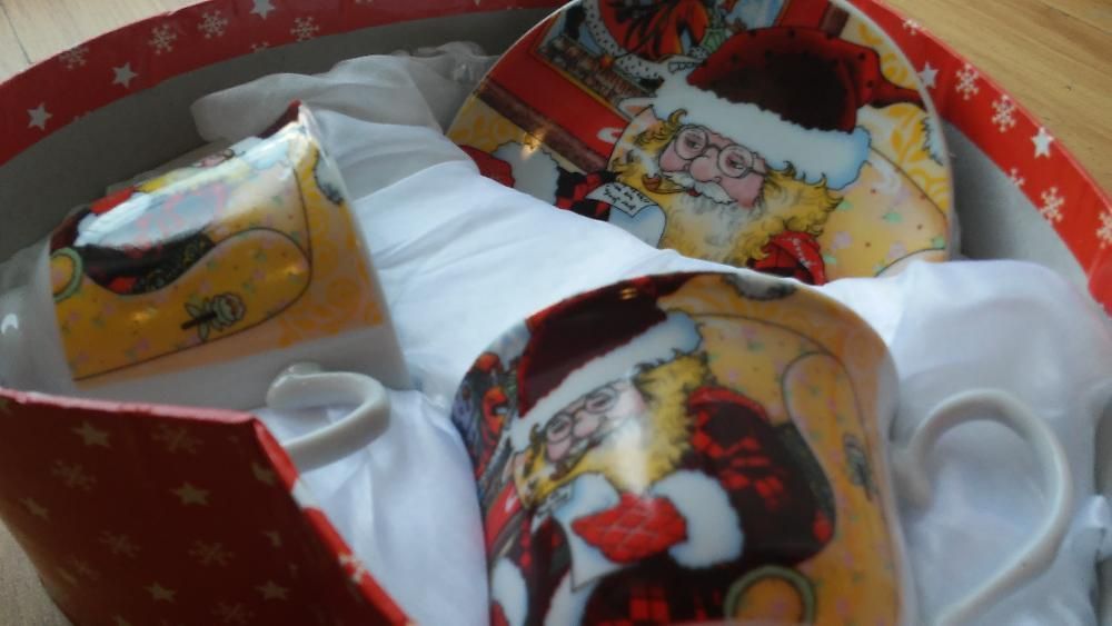Set de două cești pentru servit cafeaua - imprimeu Moș Crăciun