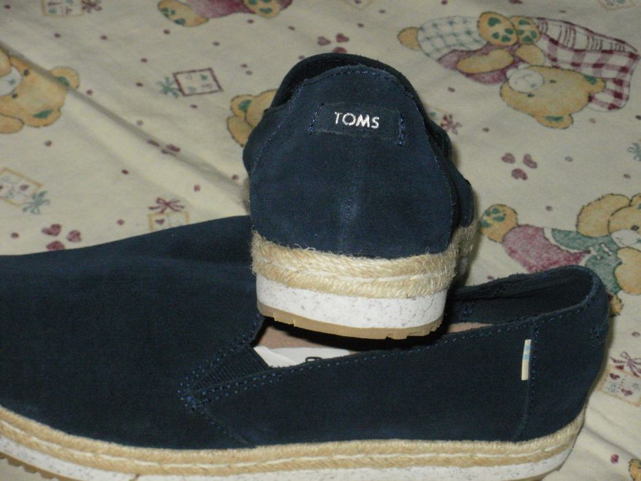 TOMS оригинални нови дамски 38