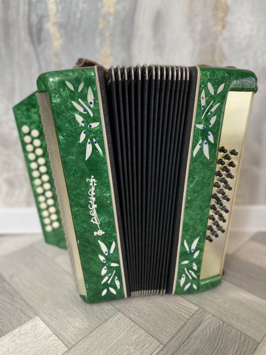 Продам хорошую гармонь