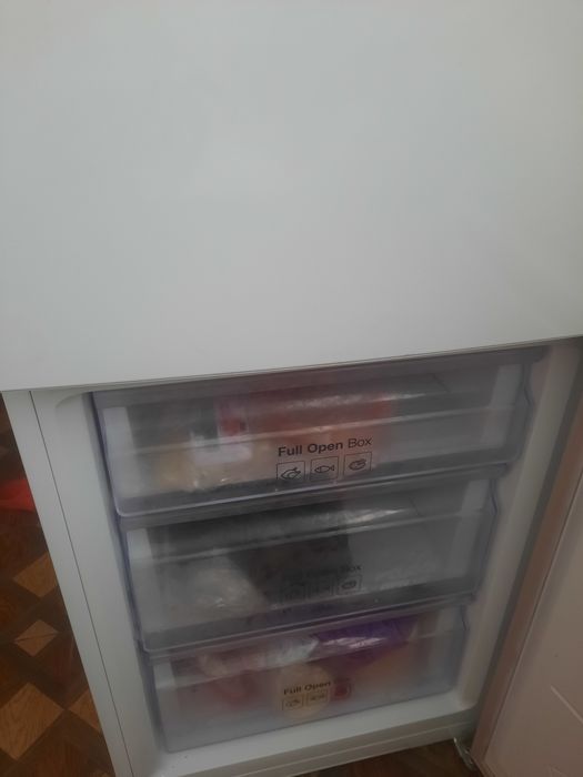 Холодильник  цвет белый