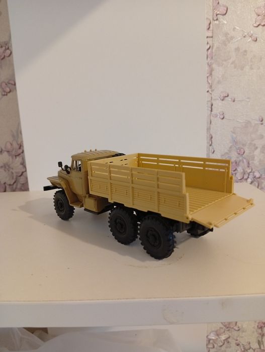 Модель Урал в масштабе 1/43.