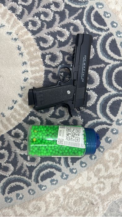 пистолет металл