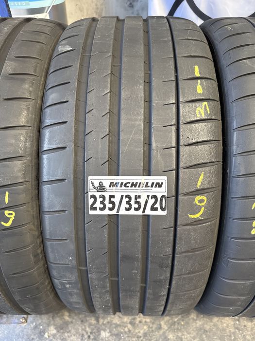 235/35/20 Michelin