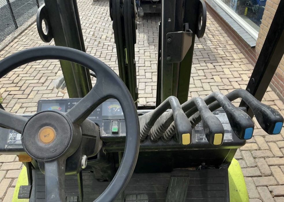 Stivuitor Clark Diesel  Defect