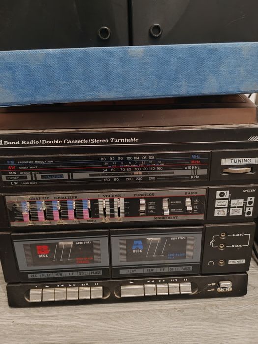 Radio casetofon și picap