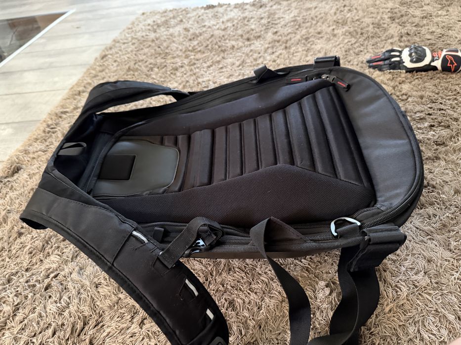 Ghiozdan/rucsac impermeabil aerodinamic moto hardshell Moto Corner