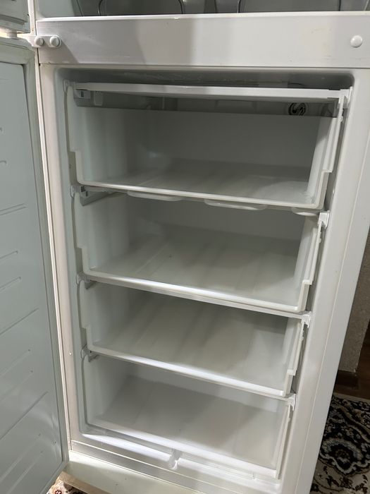 Продам холодильник