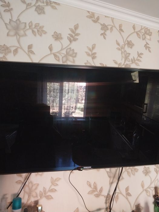 Телевизор Samsung Smart HUB