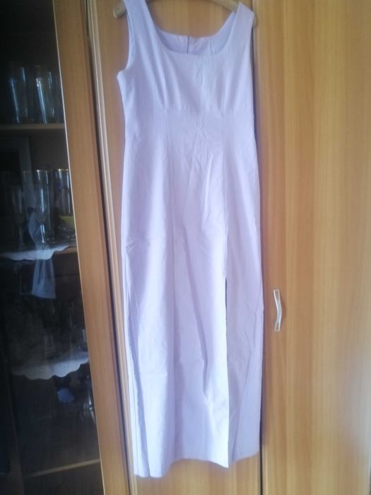 Vând rochițe de seara haine de bebeluși detalii la telefon