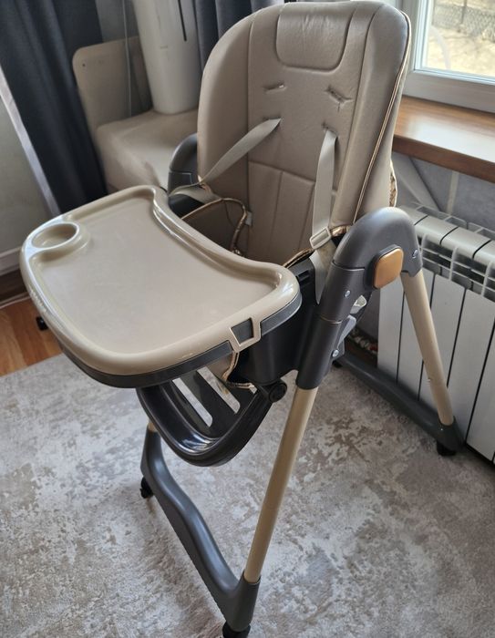 Стульчик + в подарок Блендер-пароварка Philips Avent SCF