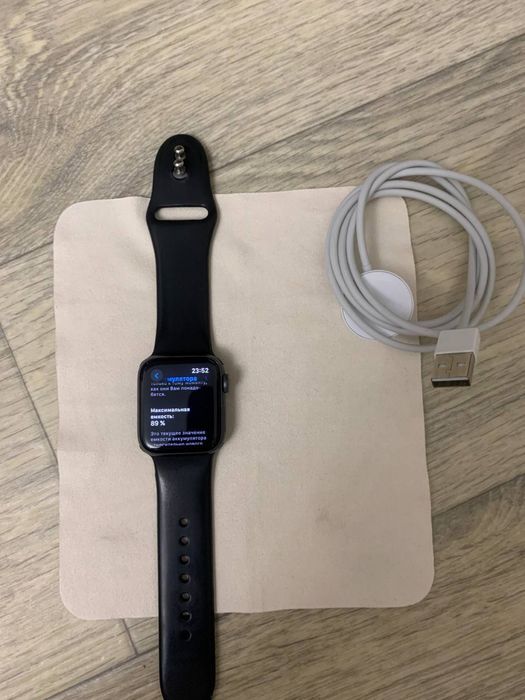 Apple Watch Series 6 40 мм