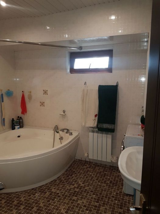 Продаётся 4-х комнатная квартира Ц-2.  4/3/9. СРОЧНО!  СВОЯ