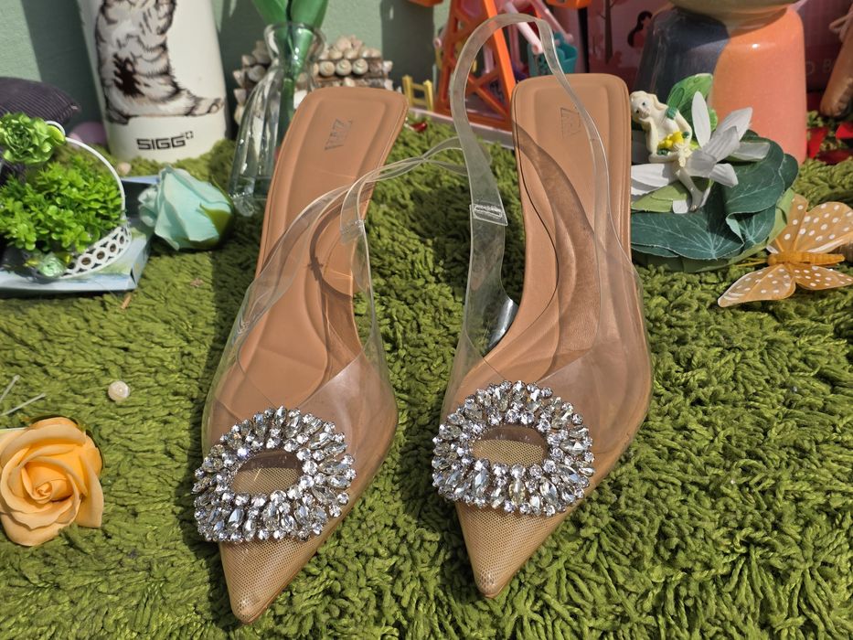 Zara силиконови сандали с диаманти N40