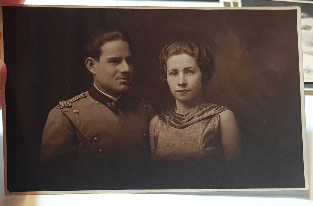 8 foto vechi de familie, tip carte poștală, ateliere maramureșene