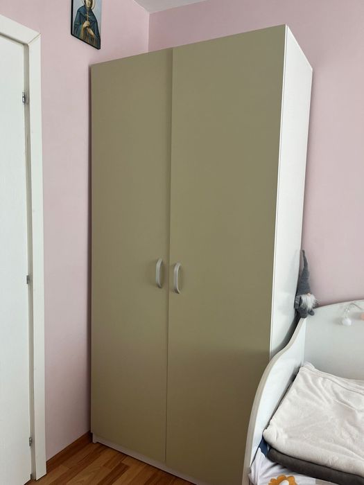 Dormitor tineret complet – 5 piese, stare bună.