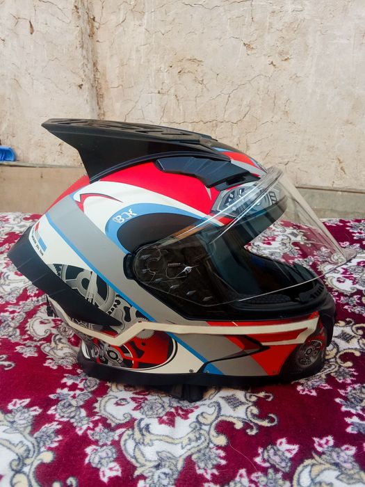 Продаётся шлем. В хорошем состоянии новый.