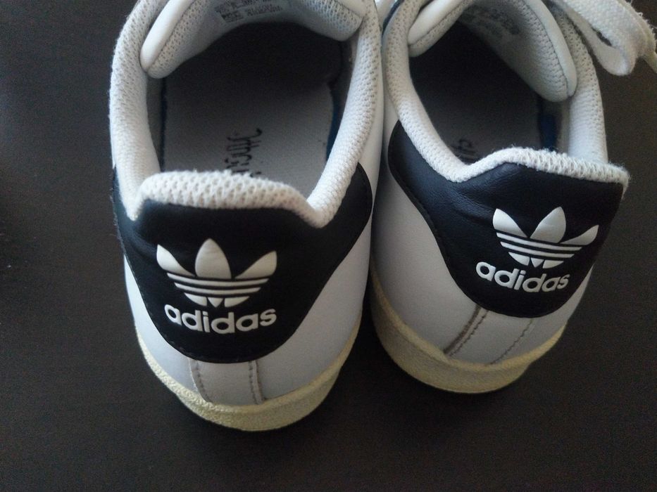 Vând pantofi sport "Adidas originals" mărimea 38