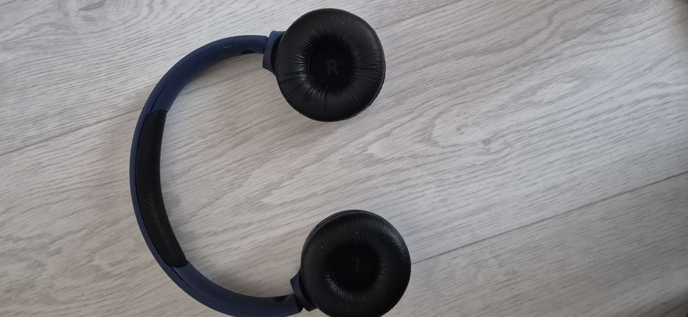 Продам наушники JBL 510BT