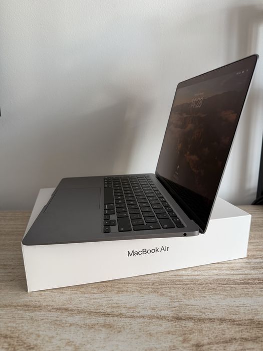 Vand Laptop Apple MacBook Air 2024 - 13“, True Tone, procesor Apple M1