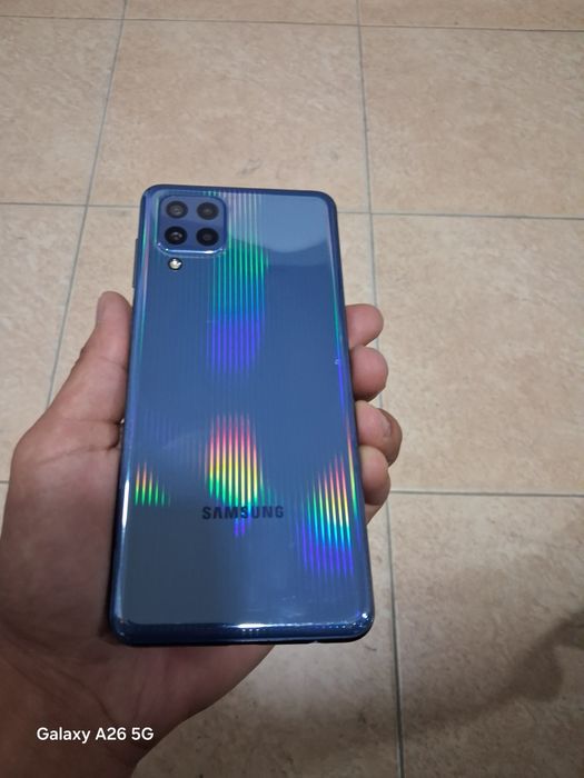 Samsung galaxy M 32 holati ideal