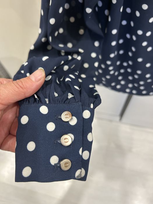 Продам школьную блузку