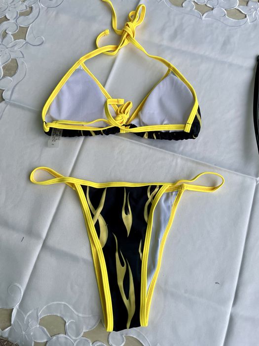 Bikini set alb galben flacara Marime S