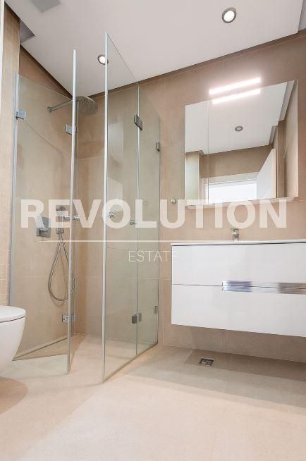 Дава се под наем Многостаен апартамент в к.к. Св.Св. Константин и Елена - 180 кв.м за 1895.16 € - Снимка #3