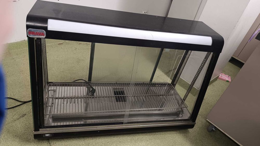 Vand vitrina pentru mancare calda