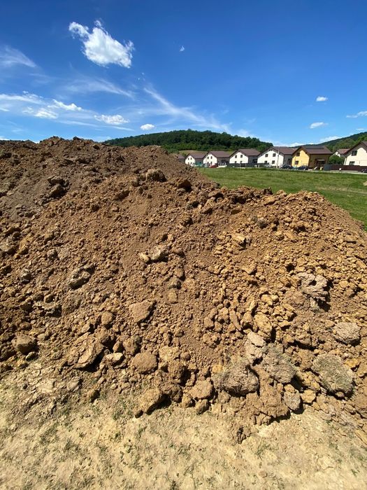 Vând pământ curat fără pietriș pt umplutură