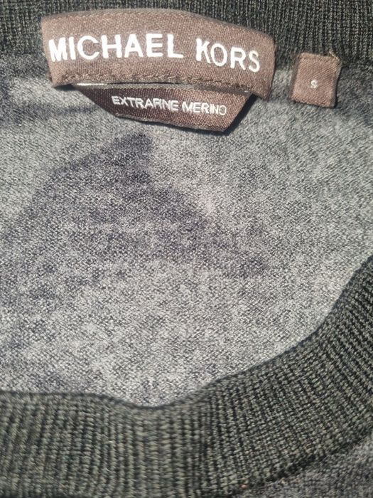 Дамски блузи ,пуловери