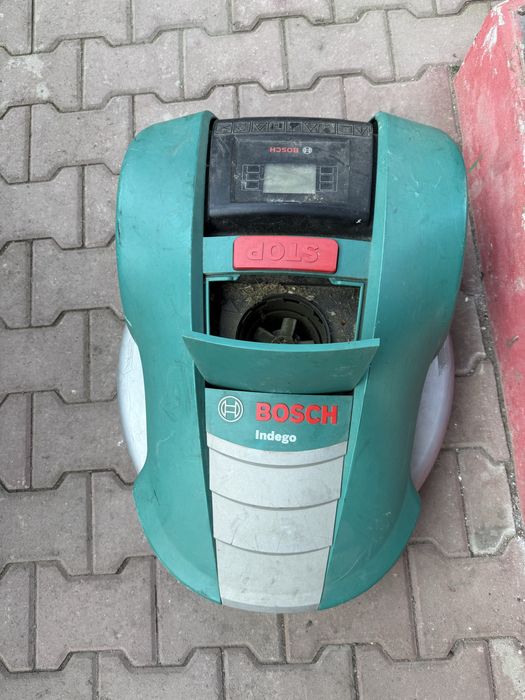 Robot tuns iarba gazon Bosch indego