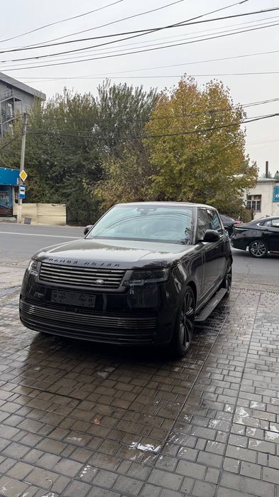 Sotiladi Range Rover SV