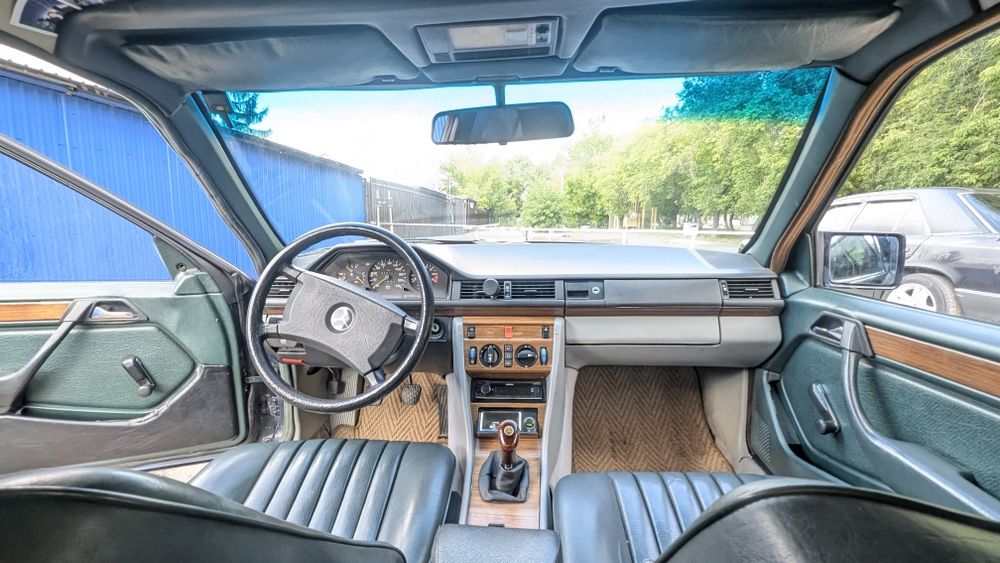 Mercedes Benz w124 m102