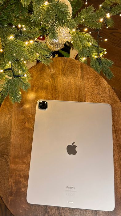 iPad Pro M2 12.9 с magic keyboard