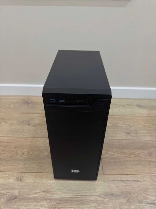 Продам ПК, Мониторы почти новые