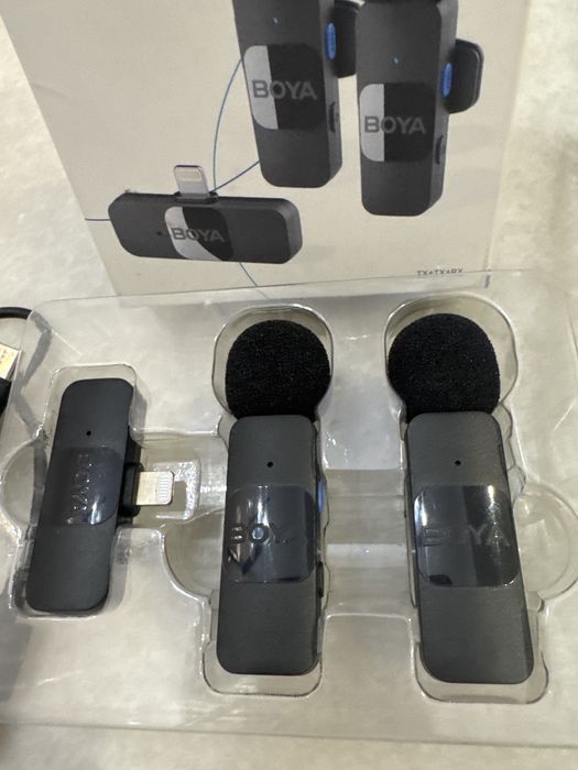 Петличка-Микрофон Boya BY-V2 Lightning черный