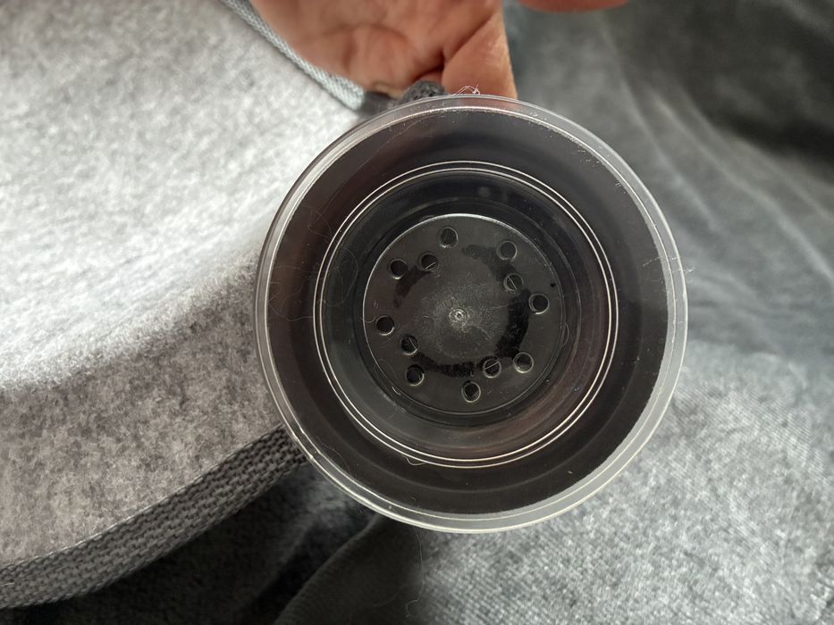 Котешко легло за прозорец