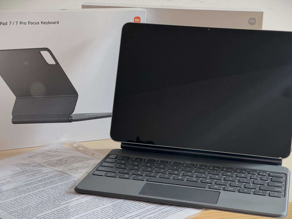 Бартер! НОВ! Xiaomi Pad 7 + Pro Focus keyboard + Xiaomi 33W Зарядно
