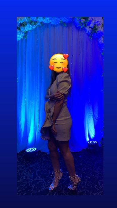 Къса златиста рокля