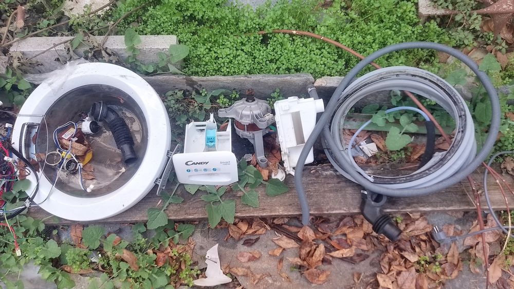 Продавам за части пералня Candy CS147TXME/1-S