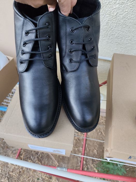 Продавам нови обувки номер 47 от естествена кожа Lenox.