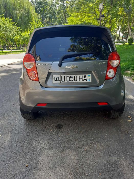 Автомобиль SPARK