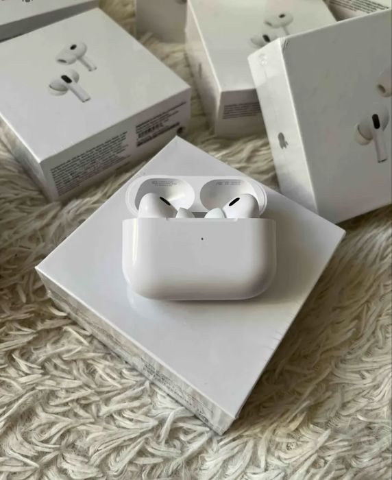 AirPods наушниктері