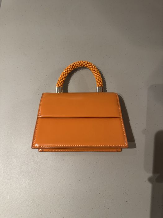 Оранжева мини чанта Zara с мънистена дръжка