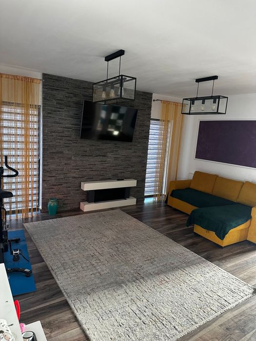 Casa de vanzare/inchiriere