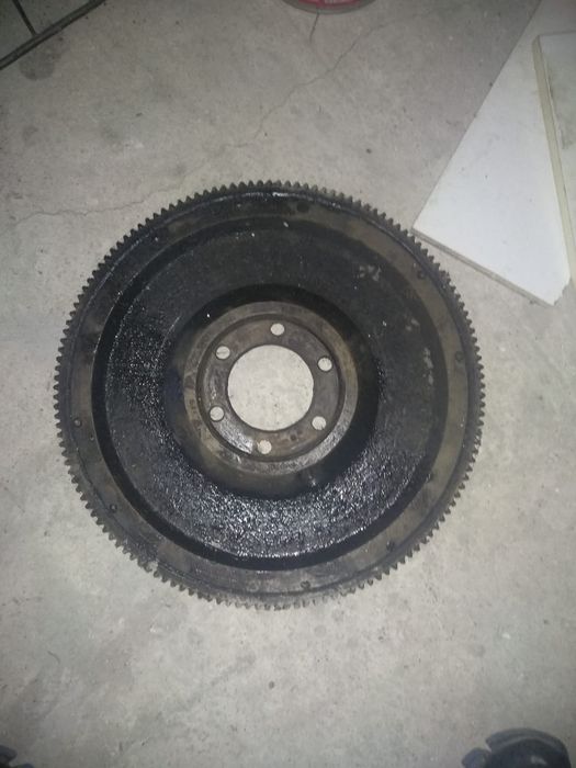 Продам запчасти на зил